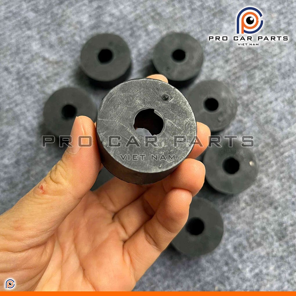 Cao su đệm phuộc trước Innova