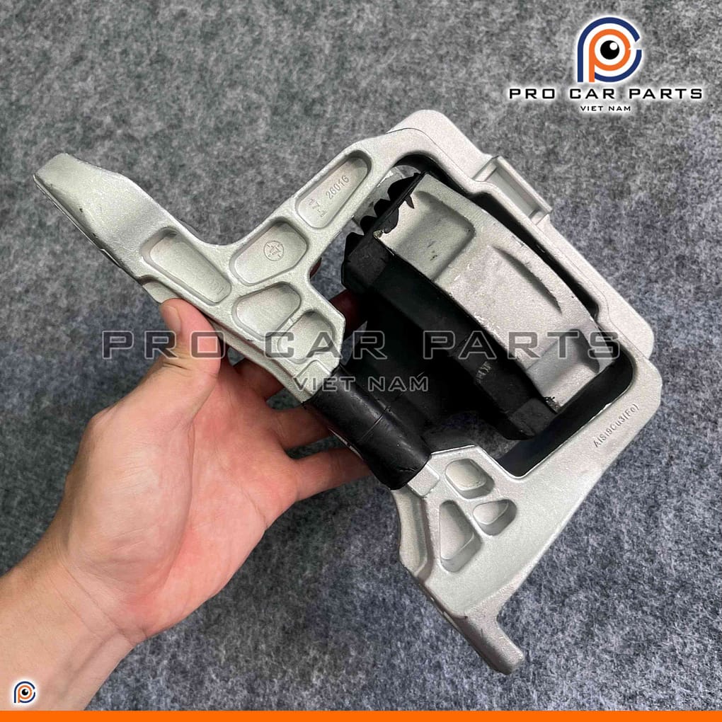 Cao su chân máy phải Focus 1.5 2015-2019