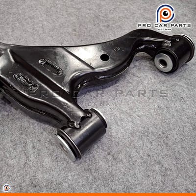 Càng a trước dưới innova bên trái