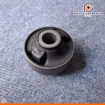 Cao su càng A lớn Mazda 2 2014- (SKYACTIVE, DJ)